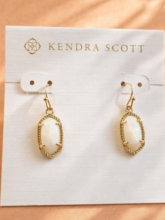 Kendra Scott Jewelry - Kendra Scott Lee Gold Ivory Pearl Drop Earrings